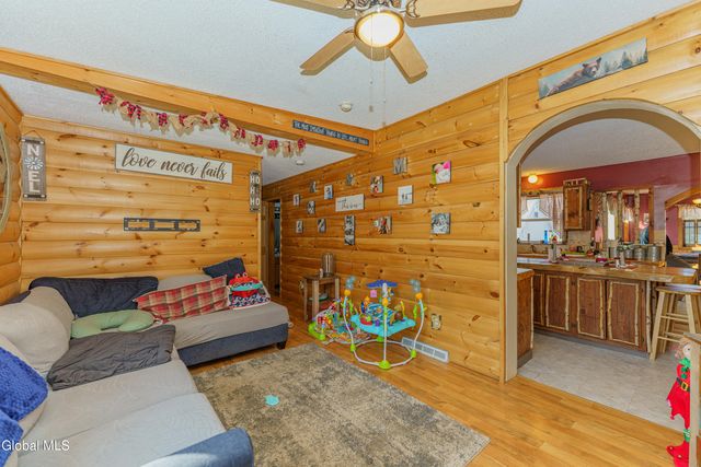 10 Spring Valley Lane, Cambridge, NY 12816