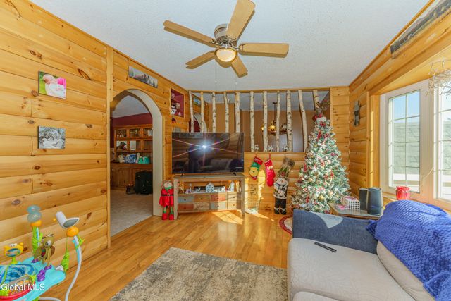 10 Spring Valley Lane, Cambridge, NY 12816