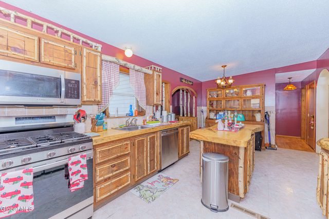 10 Spring Valley Lane, Cambridge, NY 12816