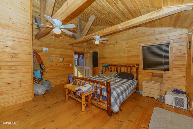 10 Spring Valley Lane, Cambridge, NY 12816