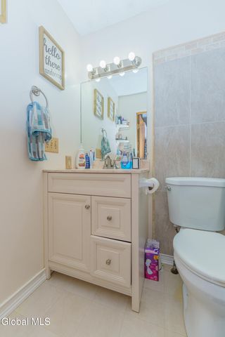 10 Spring Valley Lane, Cambridge, NY 12816