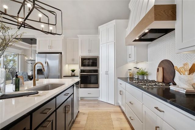 15360 W 161st Court, Olathe, KS 66062