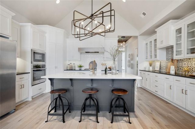 15360 W 161st Court, Olathe, KS 66062