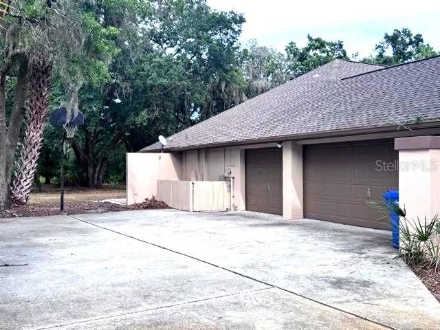 911 CENTERBROOK DRIVE, Brandon, FL 33511