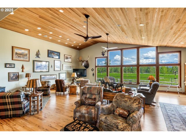 60 JENNINGS Rd, Trout Lake, WA 98650