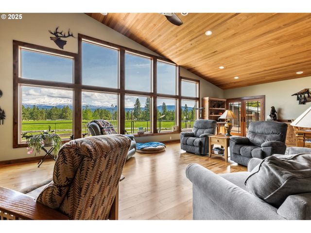 60 JENNINGS Rd, Trout Lake, WA 98650