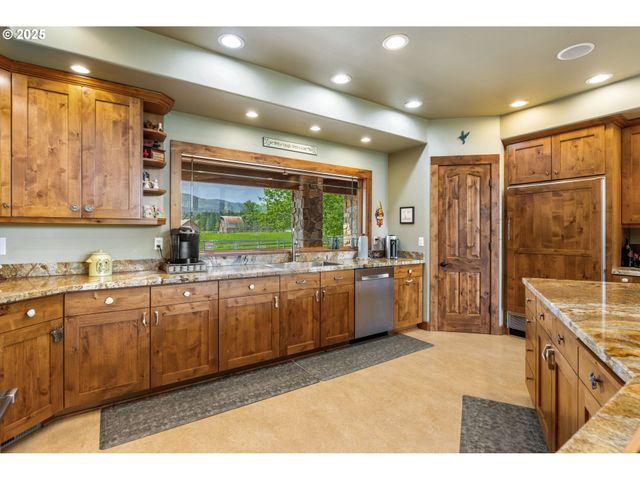 60 JENNINGS Rd, Trout Lake, WA 98650