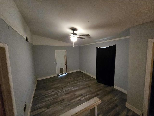 511 E Clinton Street, Clinton, MO 64735