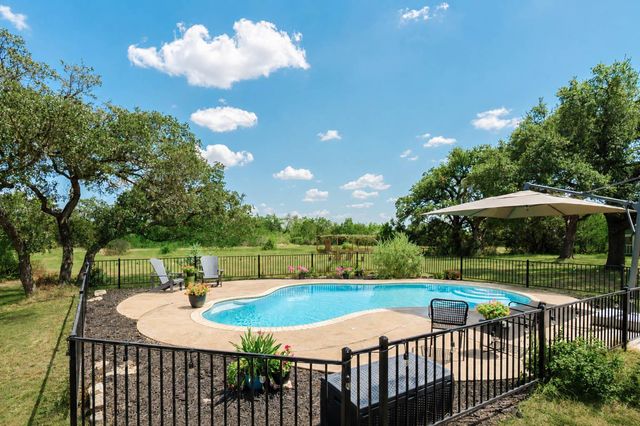 400 Oak Springs DR, Dripping Springs, TX 78620