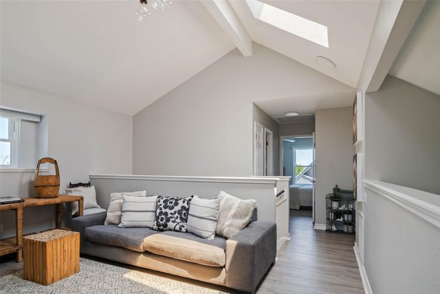 400 Oak Springs DR, Dripping Springs, TX 78620