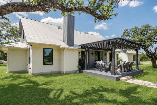 400 Oak Springs DR, Dripping Springs, TX 78620