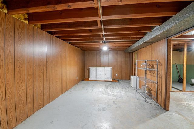 1073 SUBURBAN DRIVE, De Pere, WI 54115