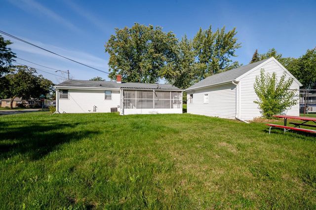 1073 SUBURBAN DRIVE, De Pere, WI 54115