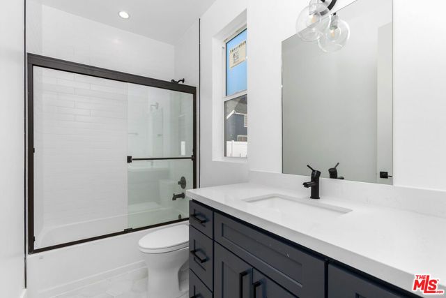 1255 N Gower Street, Los Angeles, CA 90038