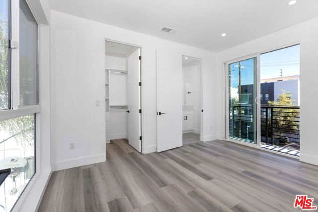 1255 N Gower Street, Los Angeles, CA 90038