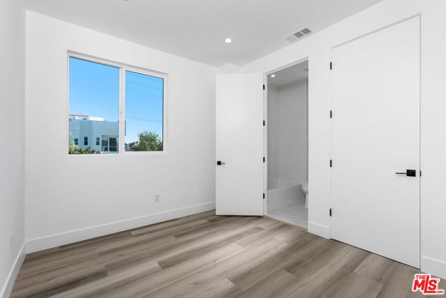 1255 N Gower Street, Los Angeles, CA 90038