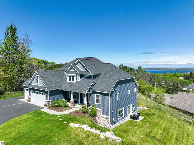 4344 Buteo Drive, Traverse City, MI 49684