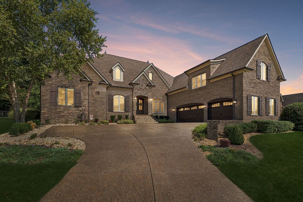 215 Higginson Pl, S, Gallatin, TN 37066