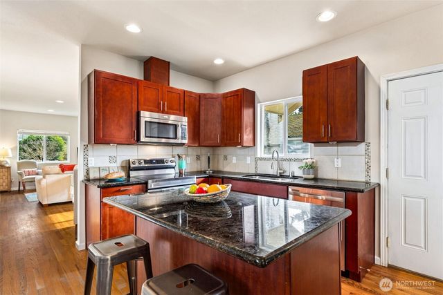 7755 29th Avenue NW, Seattle, WA 98117