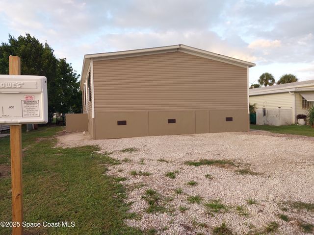 2534 Amberly Road NE, Palm Bay, FL 32905