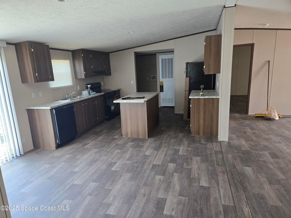 2534 Amberly Road NE, Palm Bay, FL 32905