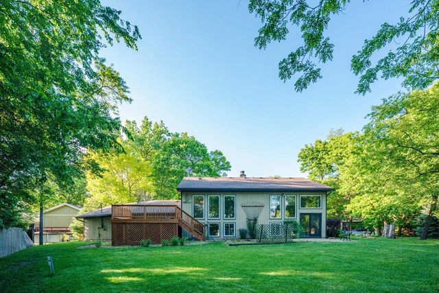 1081 N Eastwood DRIVE, Silver Lake, WI 53170