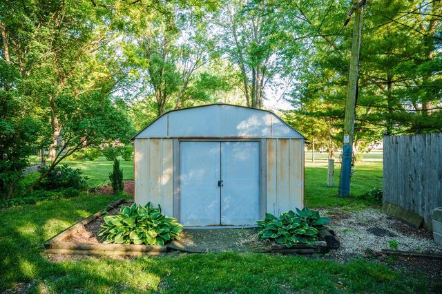 1081 N Eastwood DRIVE, Silver Lake, WI 53170