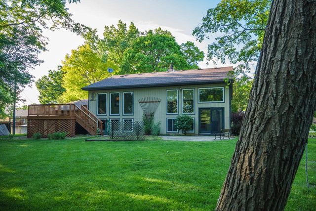 1081 N Eastwood DRIVE, Silver Lake, WI 53170