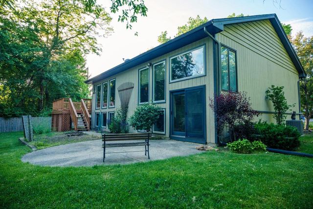1081 N Eastwood DRIVE, Silver Lake, WI 53170