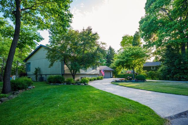 1081 N Eastwood DRIVE, Silver Lake, WI 53170