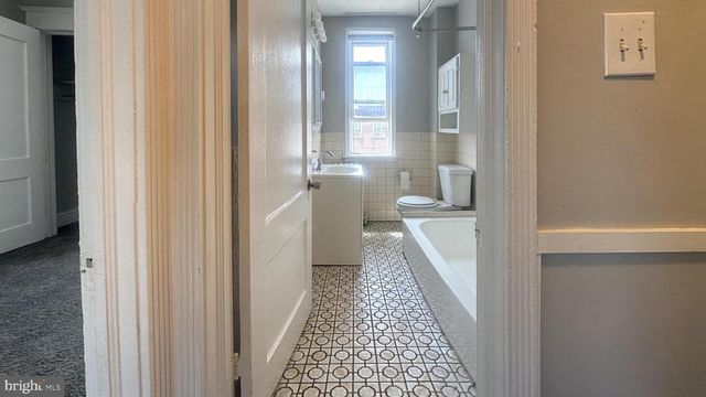 7008 CLINTON RD, Upper Darby, PA 19082
