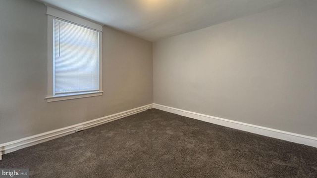 7008 CLINTON RD, Upper Darby, PA 19082