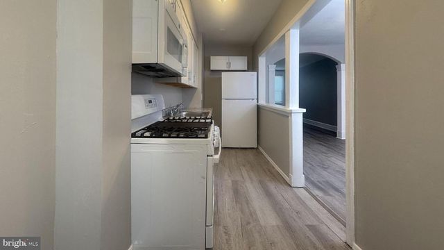 7008 CLINTON RD, Upper Darby, PA 19082