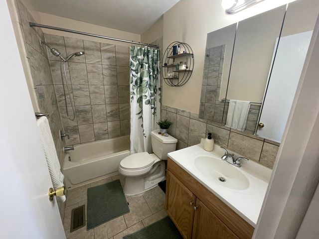 41900 Arthur Street, Van Buren Twp, MI 48111