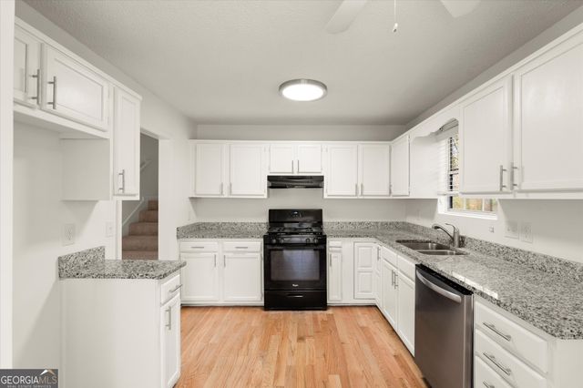 5984 Brookside Court SE, Mableton, GA 30126