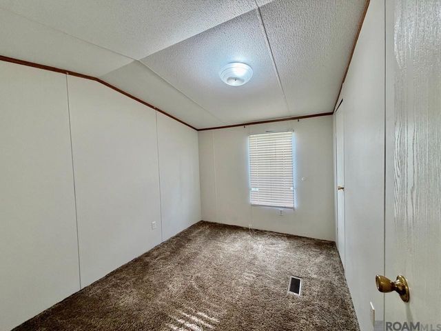 44036 Loop Rd, Prairieville, LA 70769