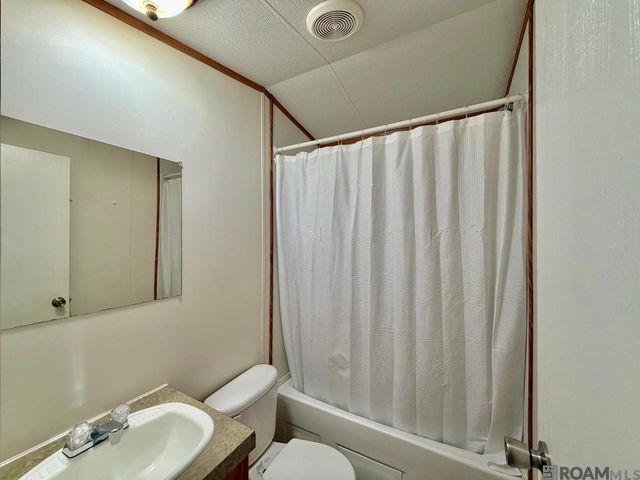 44036 Loop Rd, Prairieville, LA 70769