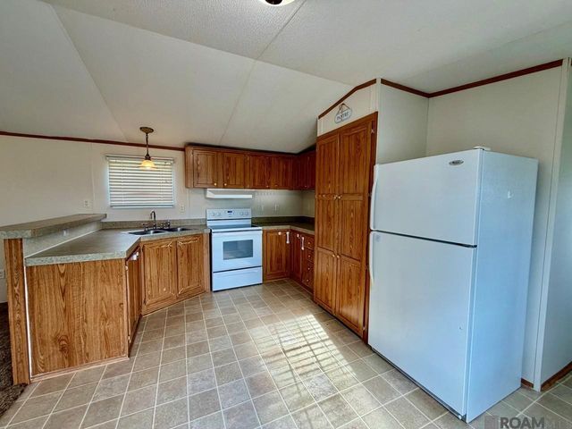 44036 Loop Rd, Prairieville, LA 70769