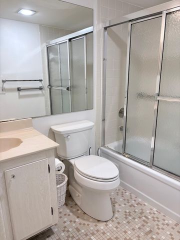 2316 S Cypress Bend Drive 318, Pompano Beach, FL 33069