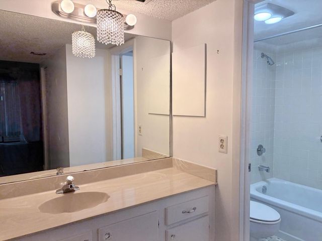 2316 S Cypress Bend Drive 318, Pompano Beach, FL 33069