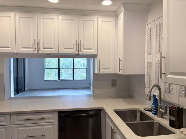 2316 S Cypress Bend Drive 318, Pompano Beach, FL 33069