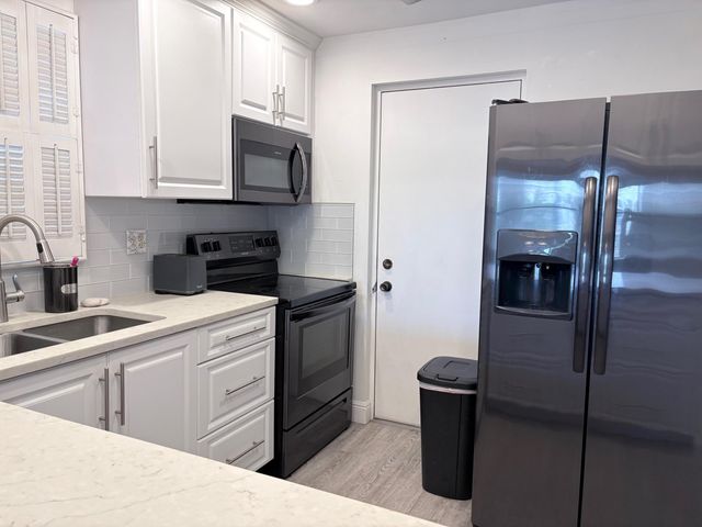 2316 S Cypress Bend Drive 318, Pompano Beach, FL 33069