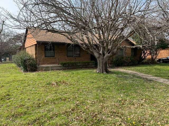 2477 Pinebluff Drive, Dallas, TX 75228