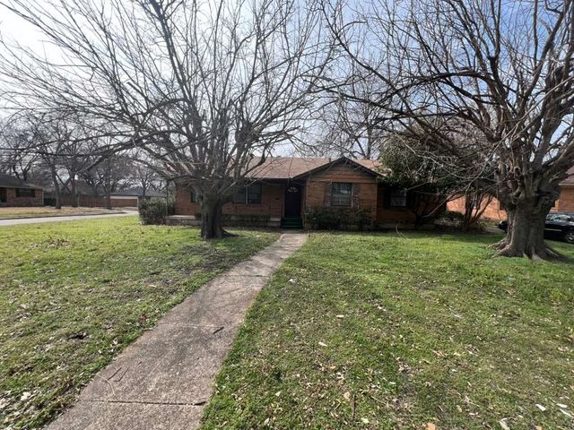 2477 Pinebluff Drive, Dallas, TX 75228