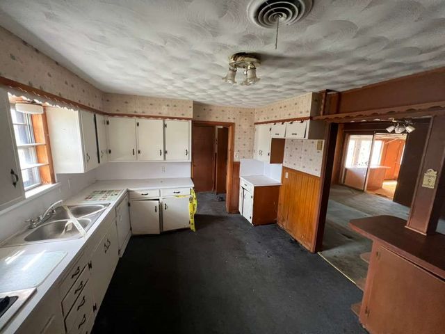 2477 Pinebluff Drive, Dallas, TX 75228