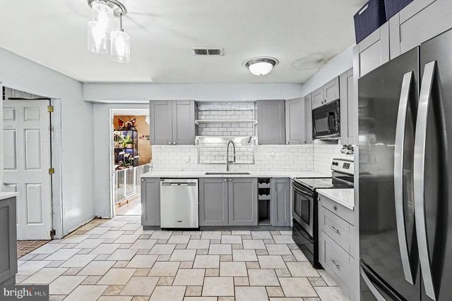 103 N JOHNSON RD, Sterling, VA 20164