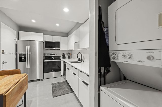 5001 Collins Avenue 1E, Miami Beach, FL 33140