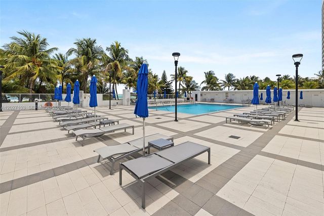 5001 Collins Avenue 1E, Miami Beach, FL 33140