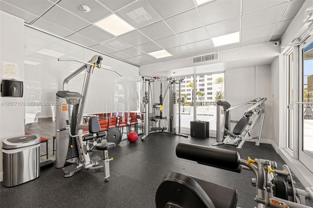 5001 Collins Avenue 1E, Miami Beach, FL 33140