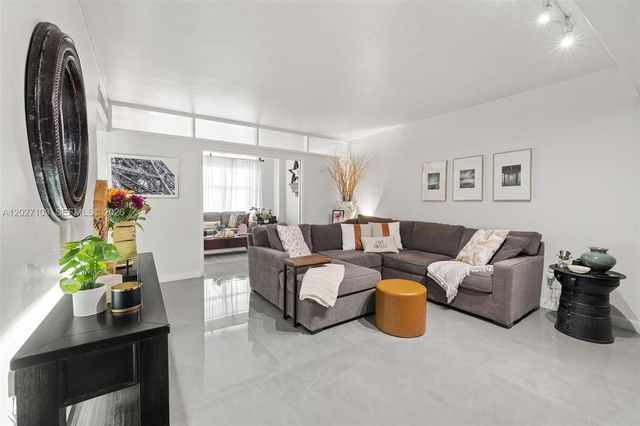 5001 Collins Avenue 1E, Miami Beach, FL 33140